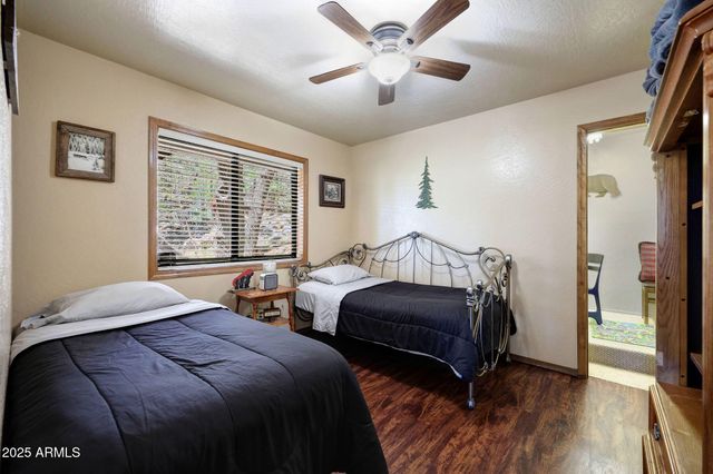 1070 E LAKE MEADOW Circle, Munds Park, AZ 86017