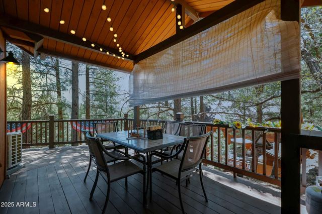 1070 E LAKE MEADOW Circle, Munds Park, AZ 86017