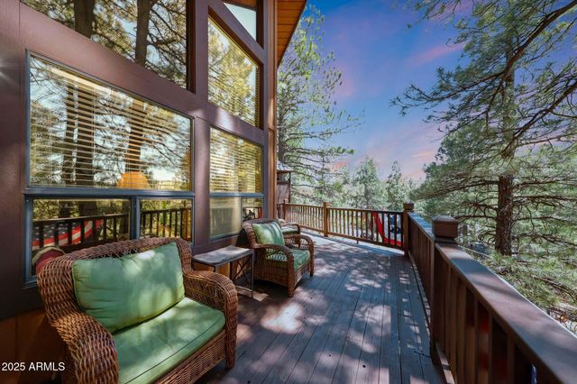 1070 E LAKE MEADOW Circle, Munds Park, AZ 86017