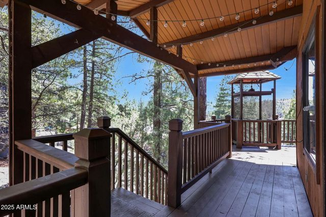 1070 E LAKE MEADOW Circle, Munds Park, AZ 86017