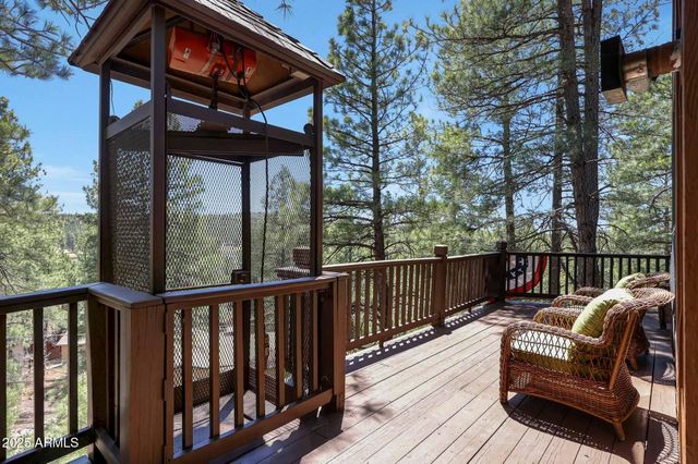 1070 E LAKE MEADOW Circle, Munds Park, AZ 86017