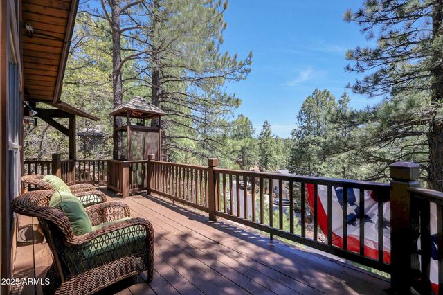 1070 E LAKE MEADOW Circle, Munds Park, AZ 86017