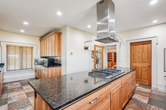 5664 Island Avenue, Newton, IA 50208