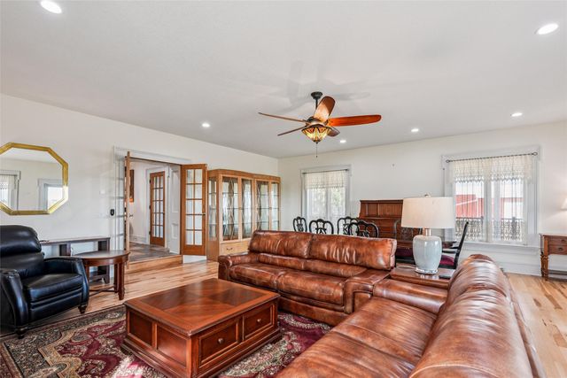 5664 Island Avenue, Newton, IA 50208