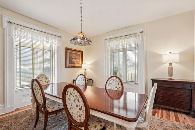 5664 Island Avenue, Newton, IA 50208