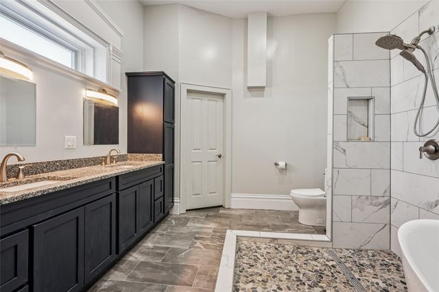 5664 Island Avenue, Newton, IA 50208