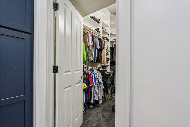 5664 Island Avenue, Newton, IA 50208