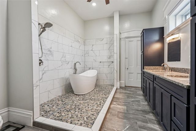 5664 Island Avenue, Newton, IA 50208