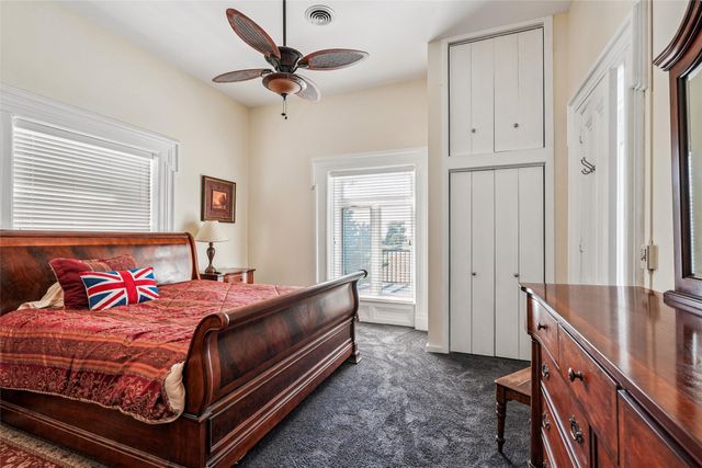 5664 Island Avenue, Newton, IA 50208