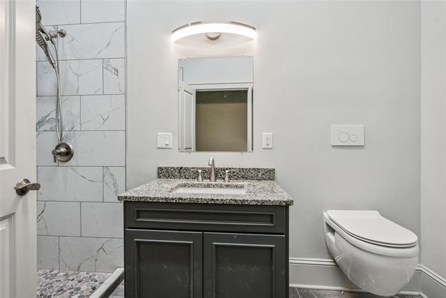 5664 Island Avenue, Newton, IA 50208