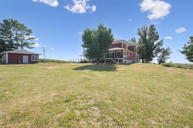 5664 Island Avenue, Newton, IA 50208