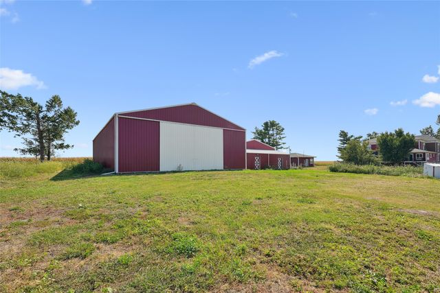 5664 Island Avenue, Newton, IA 50208