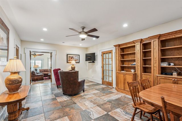 5664 Island Avenue, Newton, IA 50208