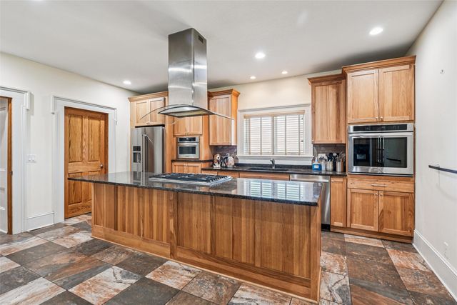 5664 Island Avenue, Newton, IA 50208