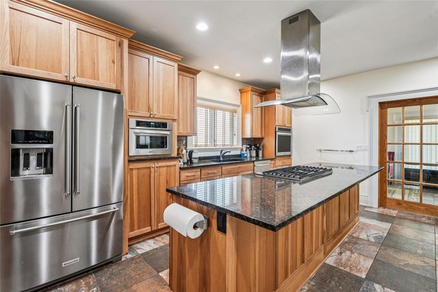 5664 Island Avenue, Newton, IA 50208