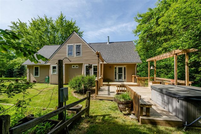 2775 Lakeland Drive, Berrien Springs, MI 49103