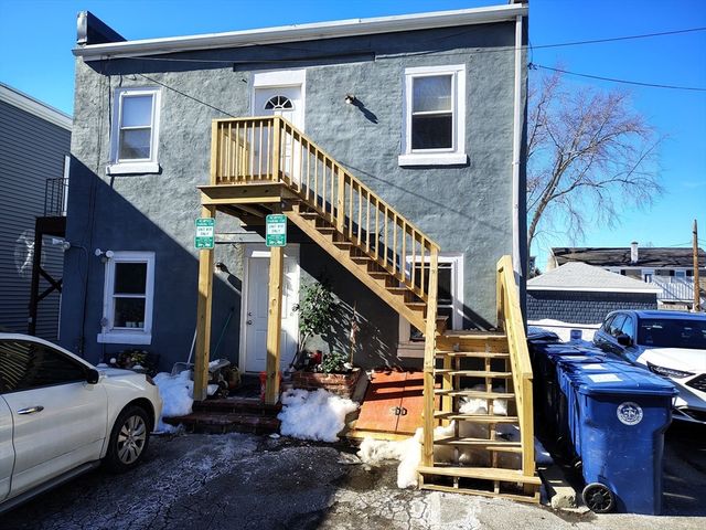 122 Boston St 2R, Salem, MA 01970