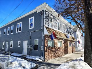 122 Boston St 2R, Salem, MA 01970