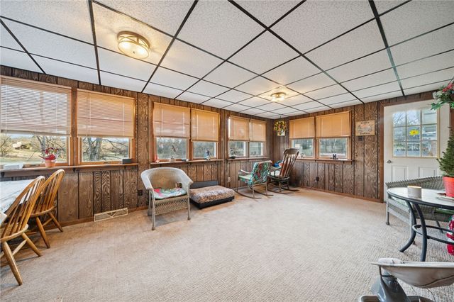 1402 Swede Hill Rd, Hempfield Twp, PA 15601