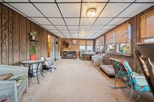 1402 Swede Hill Rd, Hempfield Twp, PA 15601