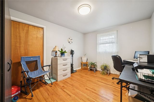 1402 Swede Hill Rd, Hempfield Twp, PA 15601