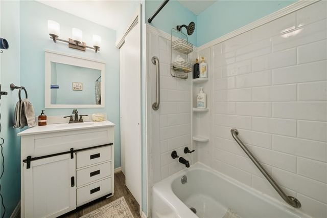 1402 Swede Hill Rd, Hempfield Twp, PA 15601