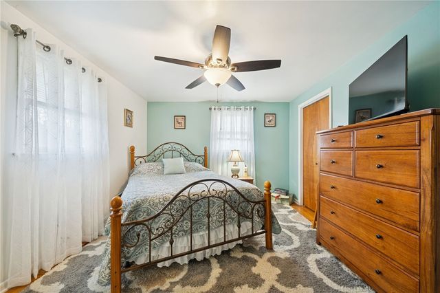 1402 Swede Hill Rd, Hempfield Twp, PA 15601