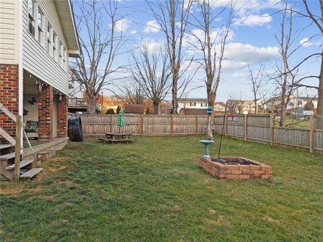 1402 Swede Hill Rd, Hempfield Twp, PA 15601