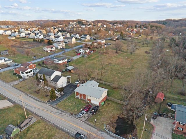 1402 Swede Hill Rd, Hempfield Twp, PA 15601