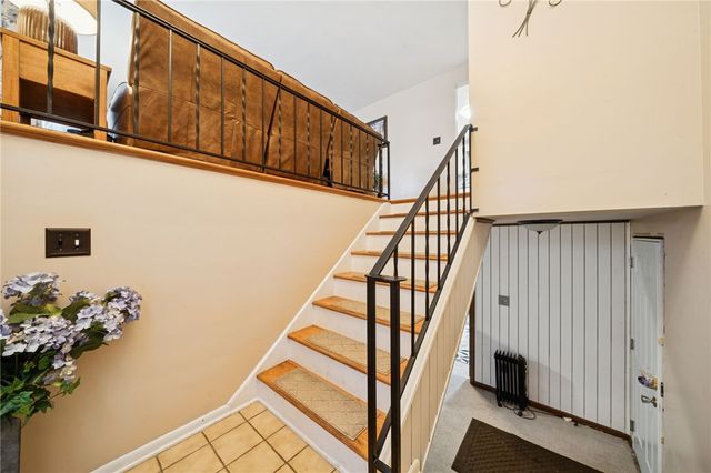 1402 Swede Hill Rd, Hempfield Twp, PA 15601