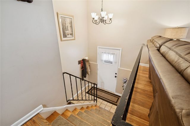 1402 Swede Hill Rd, Hempfield Twp, PA 15601