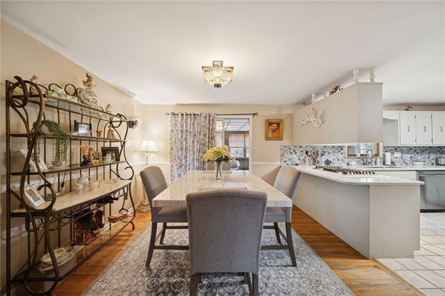 1402 Swede Hill Rd, Hempfield Twp, PA 15601