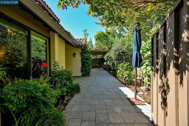 336 Pimlico Dr, Walnut Creek, CA 94597