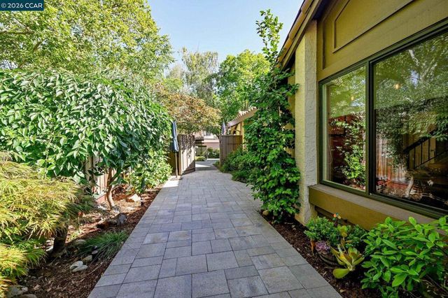 336 Pimlico Dr, Walnut Creek, CA 94597