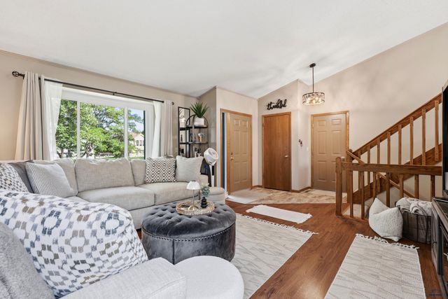 4011 MAPLE AVE, Rapid City, SD 57701