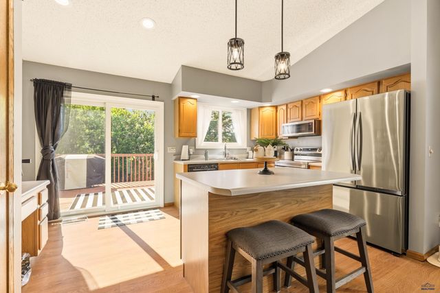 4011 MAPLE AVE, Rapid City, SD 57701