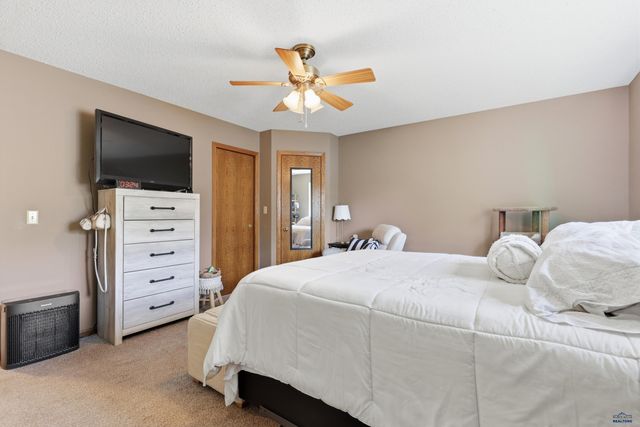 4011 MAPLE AVE, Rapid City, SD 57701