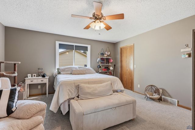 4011 MAPLE AVE, Rapid City, SD 57701