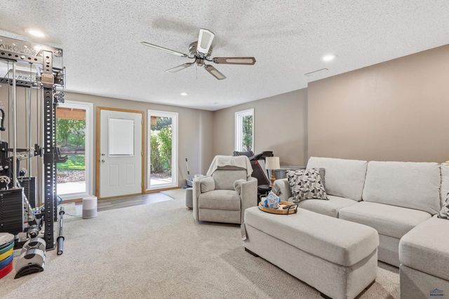 4011 MAPLE AVE, Rapid City, SD 57701