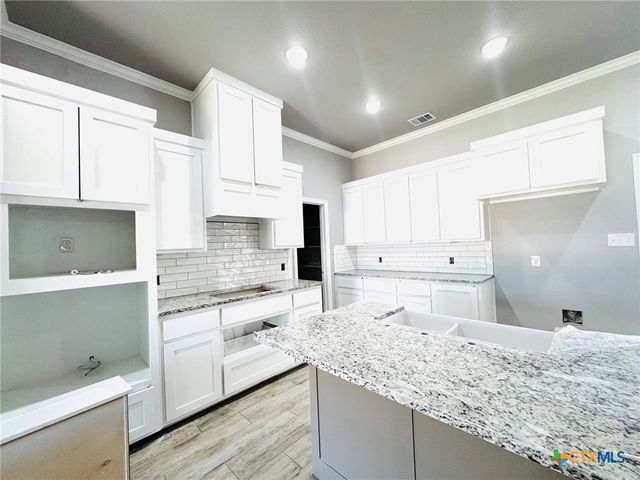162 Chantry Lane, Gatesville, TX 76528