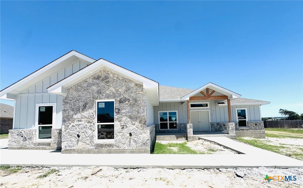 162 Chantry Lane, Gatesville, TX 76528