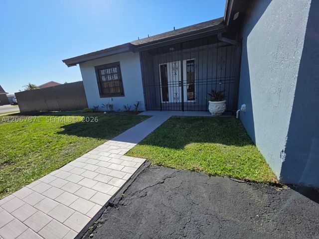 15238 SW 58th Ter, Miami, FL 33193