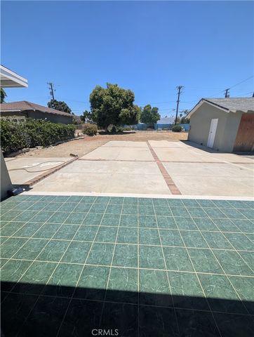 1400 Lynoak Dr, Claremont, CA 91711