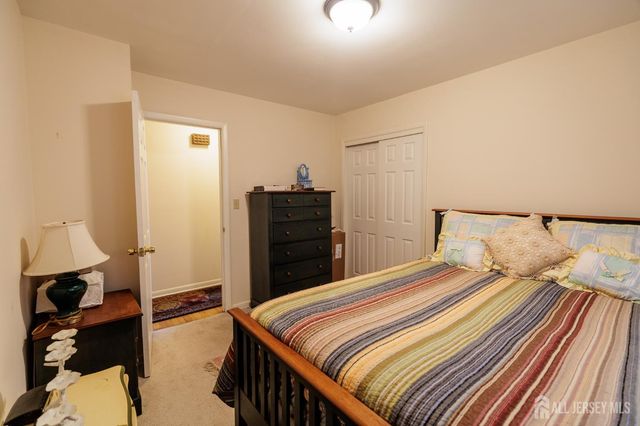 829 Harrell Avenue, Woodbridge Proper, NJ 07095
