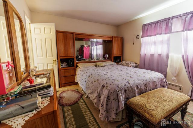 829 Harrell Avenue, Woodbridge Proper, NJ 07095