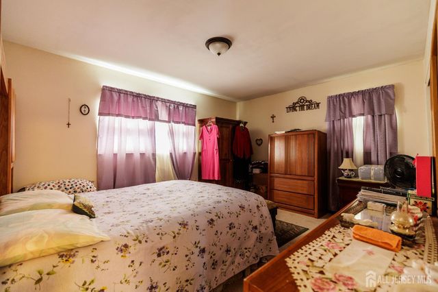 829 Harrell Avenue, Woodbridge Proper, NJ 07095