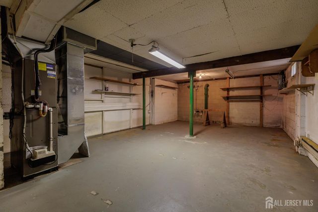 829 Harrell Avenue, Woodbridge Proper, NJ 07095