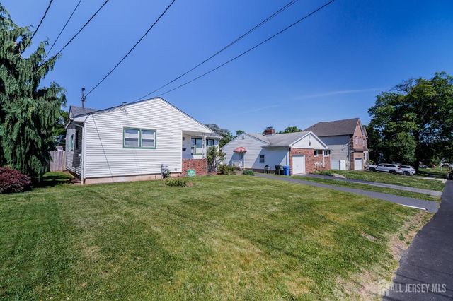 829 Harrell Avenue, Woodbridge Proper, NJ 07095