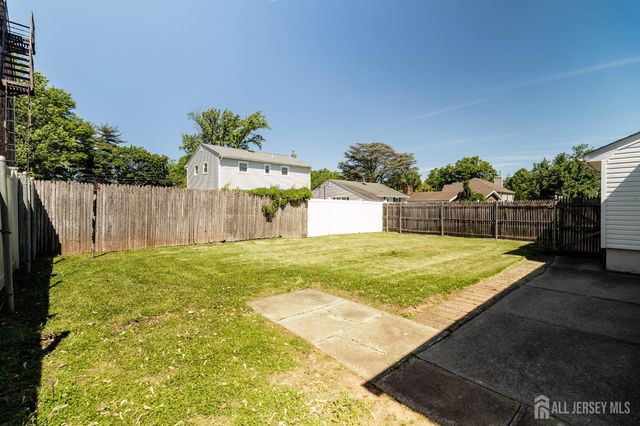 829 Harrell Avenue, Woodbridge Proper, NJ 07095