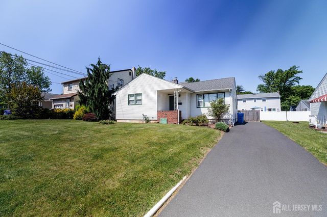829 Harrell Avenue, Woodbridge Proper, NJ 07095